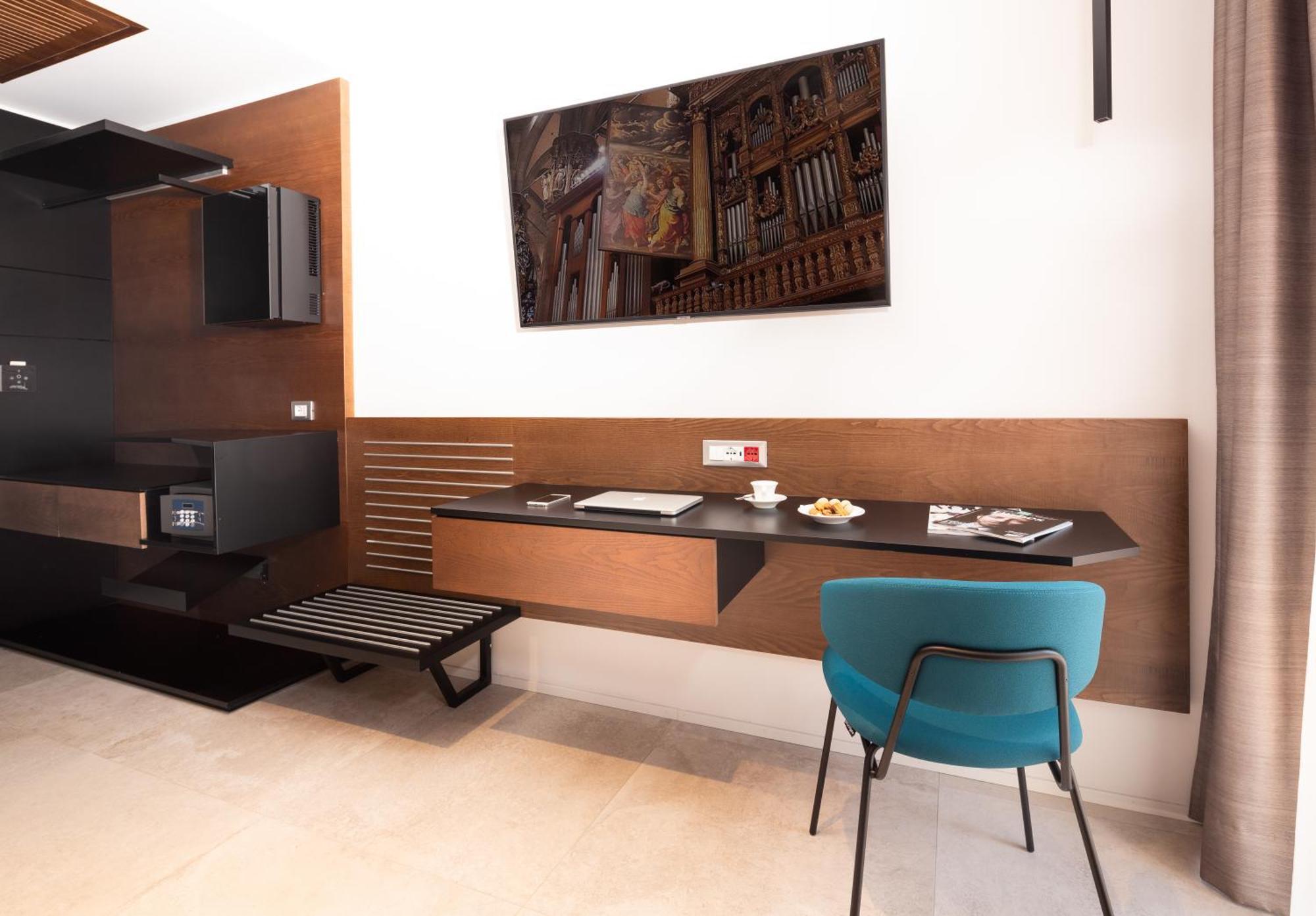 The Corner Duomo Hotel Milano Rum bild