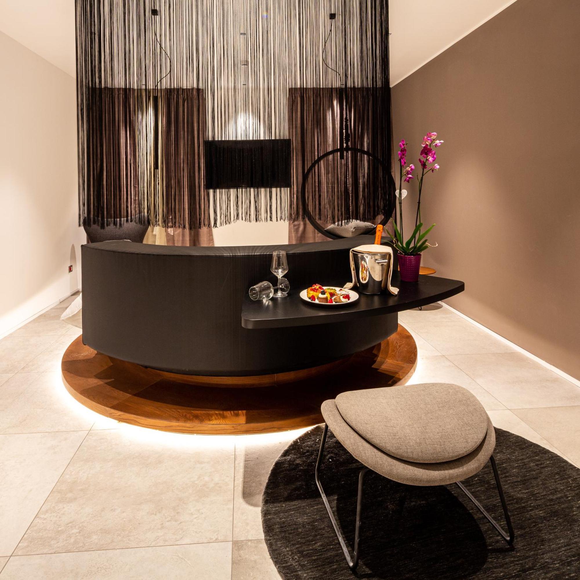 The Corner Duomo Hotel Milano Rum bild